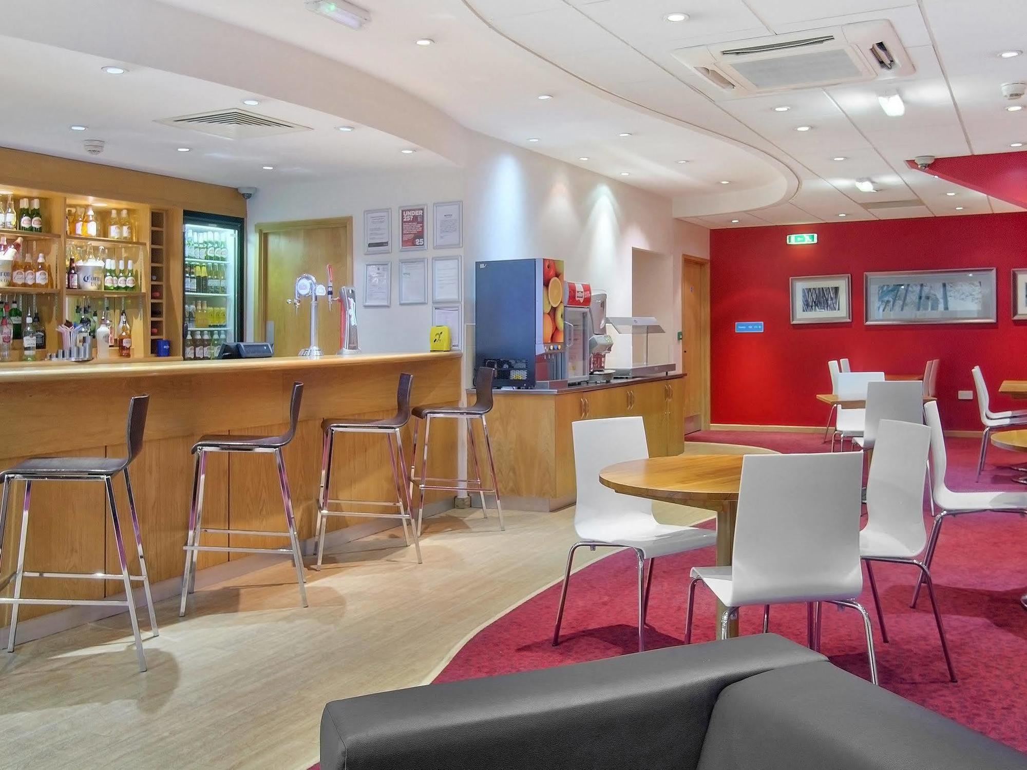 Travelodge Birmingham Central Broadway Plaza Exterior foto