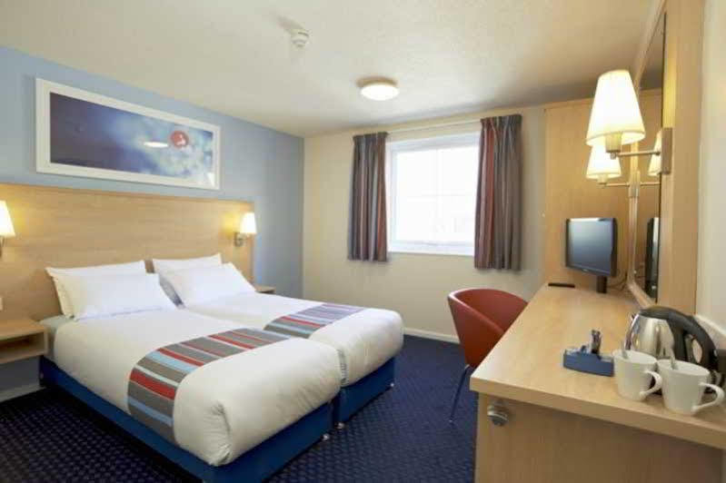 Travelodge Birmingham Central Broadway Plaza Exterior foto