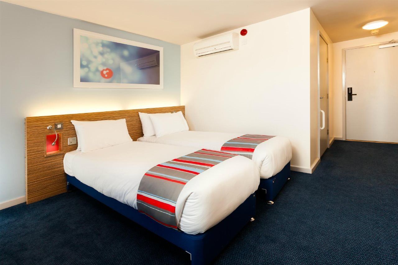 Travelodge Birmingham Central Broadway Plaza Exterior foto